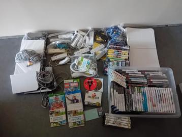 3 spelcomputers, 15 controllers en 77 spellen  beschikbaar voor biedingen