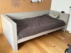 Bedbank Dennis WOOOD betongrijs 73x101x219, Huis en Inrichting, Slaapkamer | Bedden, Ophalen, 90 cm, Eenpersoons, Bedbank
