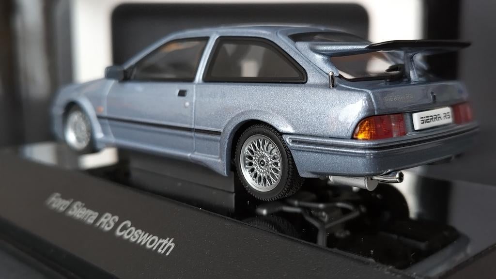 Ford Sierra RS Cosworth Moonstone blue 1:43 Autoart pol, Hobby en Vrije tijd, Modelauto's | 1:43, Overige merken, Auto, Verzenden