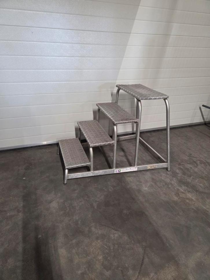 Aluminium Trap - 4 Treden, Doe-het-zelf en Verbouw, Ladders en Trappen, Gebruikt, Trap, Minder dan 2 meter, Ophalen of Verzenden