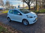 Toyota Aygo 1.0 12V Vvt-i 5DRS 2008 Wit, Auto's, Toyota, Voorwielaandrijving, 4 stoelen, Handgeschakeld, Particulier