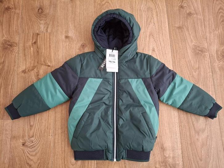 Nieuwe groene winterjas 110/116 WE, Kinderen en Baby's, Kinderkleding | Maat 110, Nieuw, Jongen, Jas, Ophalen of Verzenden