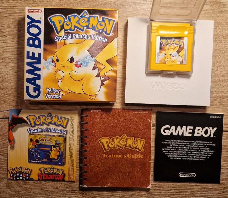 Pokemon Yellow Gameboy classic compleet origineel zeer mooi, Spelcomputers en Games, Games | Nintendo Game Boy, Zo goed als nieuw