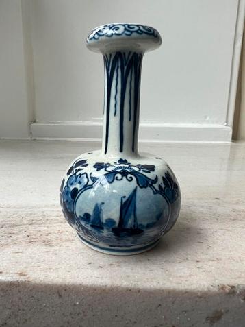 Delftsblauw 8,5 cm vaasje porceleyne fles landschap uit 1911 beschikbaar voor biedingen