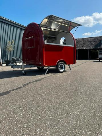 Foodtrailer/ verkoopwagen NOVADA beschikbaar voor biedingen