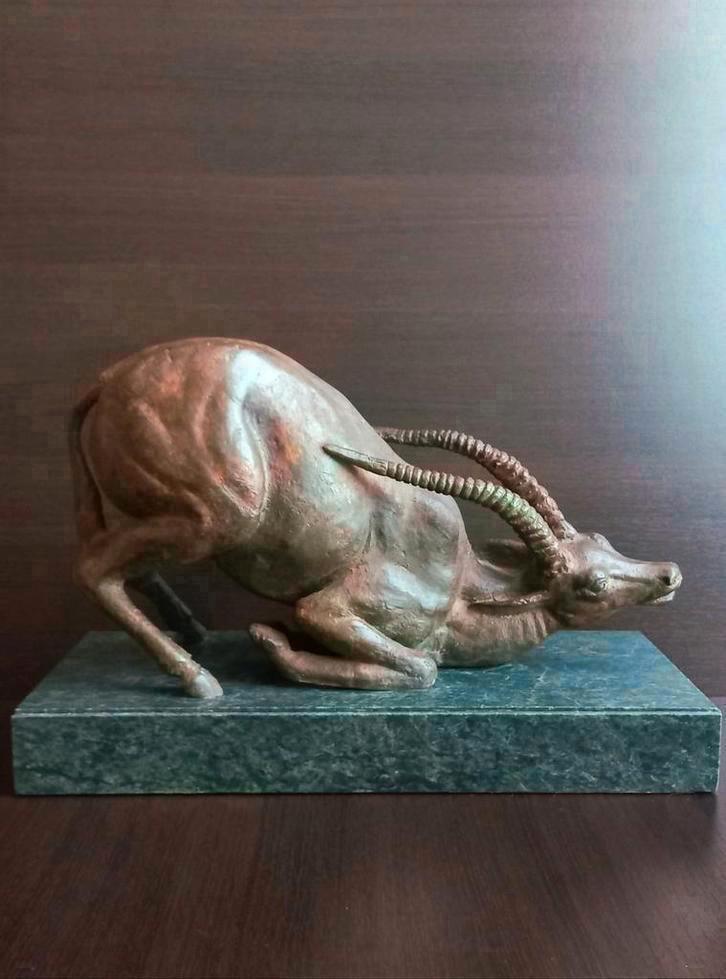 Brons beeld Dying Ram bronze sculpture Sirio Tofanari, Antiek en Kunst, Antiek | Koper en Brons, Brons, Ophalen of Verzenden