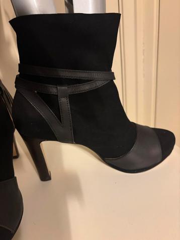 Fred de la Bretoniere Laarsjes Maat 40 beschikbaar voor biedingen