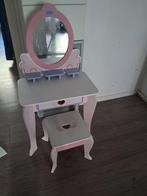 Make up tafeltje met krukje, Ophalen, Gebruikt, Meubelstuk of Keukentje