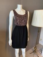 Mooi jurkje van Modstrom maat XS, Kleding | Dames, Jurken, Douwenmaat 8-3 Meppel, Info@again.nu, Bruin, Ophalen of Verzenden