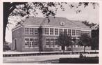 Nienoord, School., Verzamelen, Ansichtkaarten | Nederland, Verzenden, 1940 tot 1960, Gelopen, Friesland