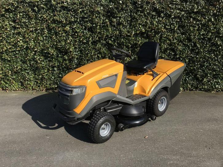 Stiga Estate 7102 zitmaaier 2013, Tuin en Terras, Zitmaaiers, Gebruikt