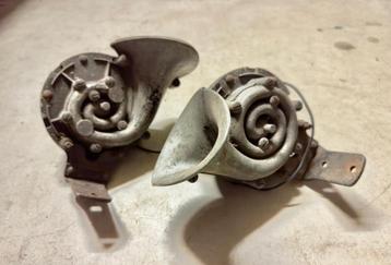 vintage claxons beschikbaar voor biedingen