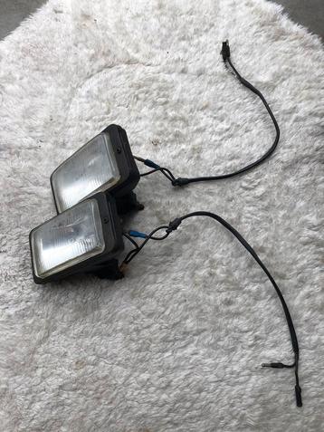 2 universele verstralers / mistlampen beschikbaar voor biedingen