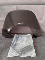 Vespa Sprint windscherm laag met zwarte beugels !!NIEUW!!, Motoren, Tuning en Styling, Ophalen of Verzenden