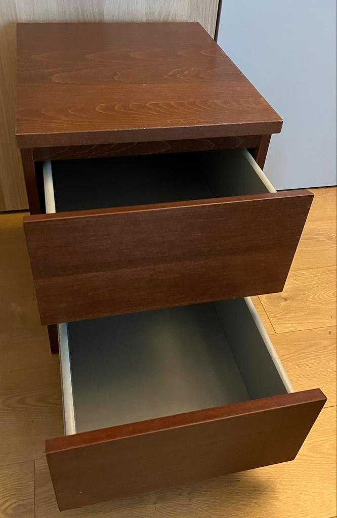 IKEA Malm nachtkastje - donkerbruin eiken, Huis en Inrichting, Slaapkamer | Nachtkastjes, Gebruikt, 55 tot 70 cm, Minder dan 45 cm