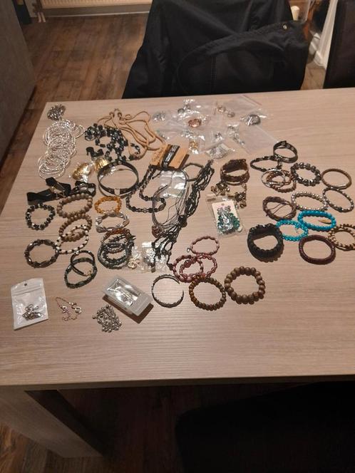Veel sierraden, Sieraden, Tassen en Uiterlijk, Overige Accessoires, Zo goed als nieuw, Ophalen of Verzenden