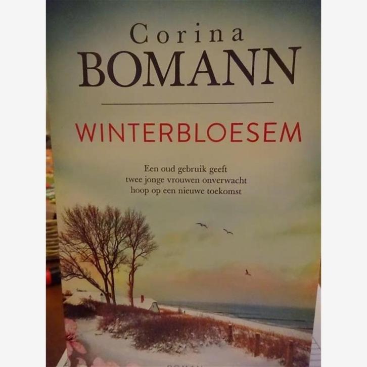 Corina Bomann - Winterbloesem + De Stormroos, Boeken, Romans, Zo goed als nieuw, Europa overig, Ophalen of Verzenden
