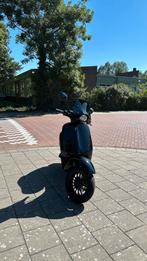 Vespa Sprint IGET 2022 zwart op zwart., Fietsen en Brommers, Scooters | Vespa, Ophalen, Maximaal 45 km/u, Vespa S, Zo goed als nieuw