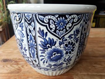 Bloempot delfstblauw, by Boch 21 cm.  beschikbaar voor biedingen