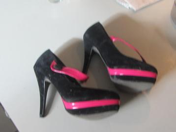 Pumps maat 40 high heels zwart met roze, bijna gratis beschikbaar voor biedingen