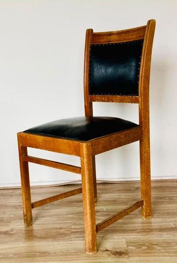 Retro Vintage Stoel beschikbaar voor biedingen