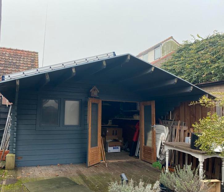 Houten schuur met luifel, Tuin en Terras, Tuinhuizen, Gebruikt, Tuinhuis, Hout, Met overkapping, Ophalen