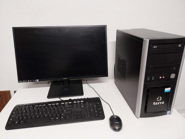 desktop 15 computer windows pro 11 compleet, Computers en Software, Desktop Pc's, Gebruikt, 3 tot 4 Ghz, 32 GB, Met videokaart