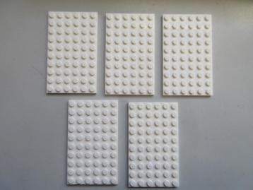 nr. 8281, 5 Brede witte platen 6x10 (3033) beschikbaar voor biedingen