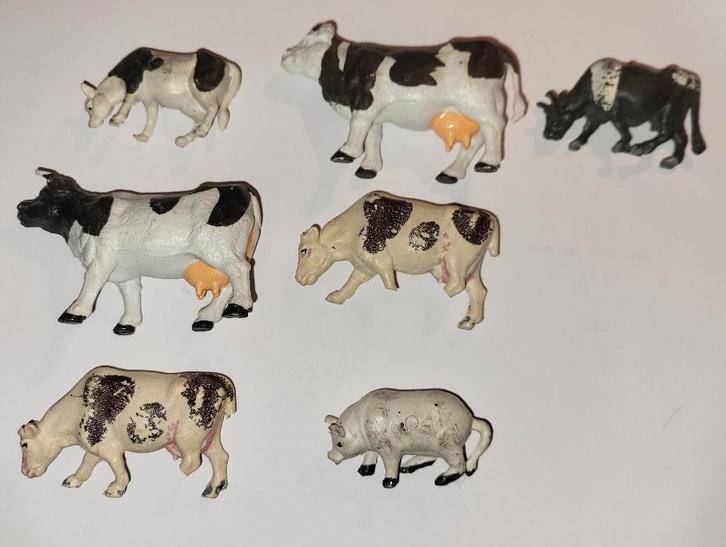 Boerderijdieren. Koeien. Kleine dieren En nog mini Beeldjes, Verzamelen, Beelden en Beeldjes, Gebruikt, Dier, Ophalen of Verzenden