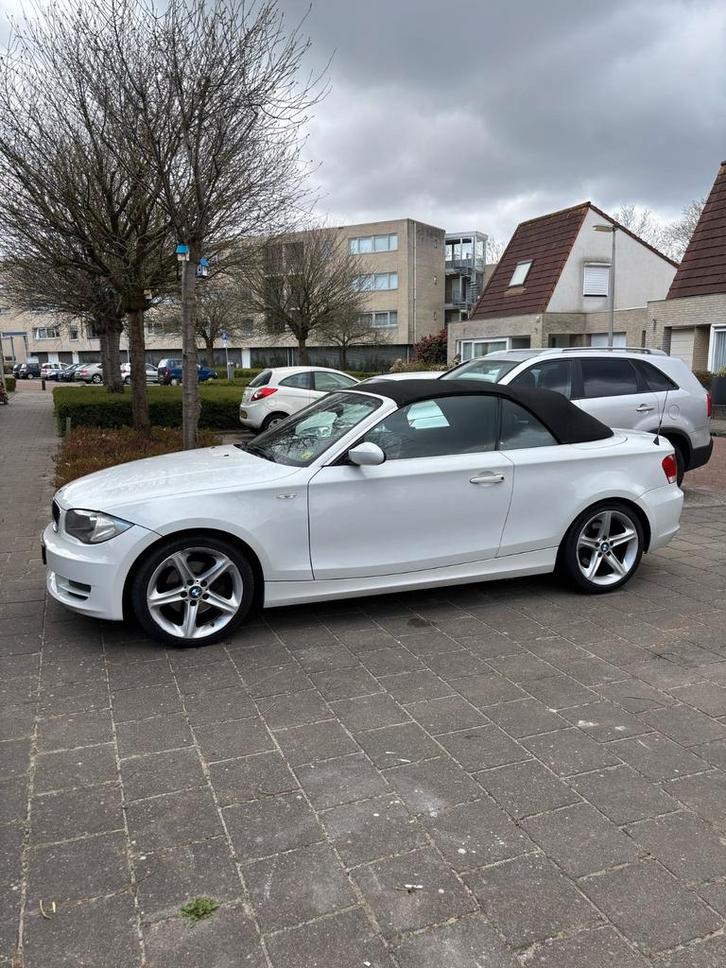 BMW 1-Serie 2.0 120I Cabrio 2008 Wit, Auto's, BMW, Particulier, 1-Serie, Benzine, C, Cabriolet, Handgeschakeld, Origineel Nederlands