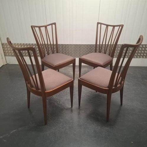 Vintage PATIJN  4 st. eetkamerstoelen spijlenstoelen stoelen, Huis en Inrichting, Stoelen, Gebruikt, Vier, Hout, Stof, Ophalen
