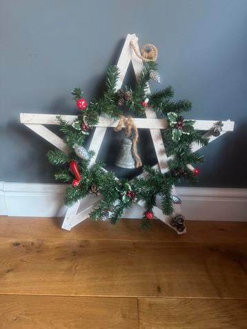 Kerstster met decoratie beschikbaar voor biedingen