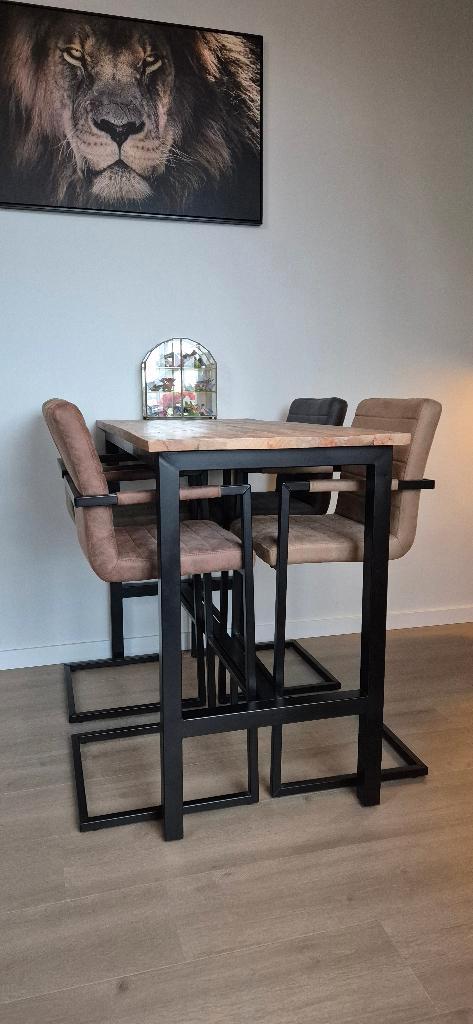 Zo goed als nieuweset: Bartafel + 4 Barkrukken, Huis en Inrichting, Barren, Zo goed als nieuw, Inclusief barstoelen, Ophalen