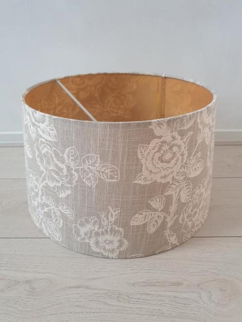 Grote lampenkap met print, Huis en Inrichting, Lampen | Lampenkappen, Gebruikt, Minder dan 25 cm, Rond, Beige, Ophalen of Verzenden