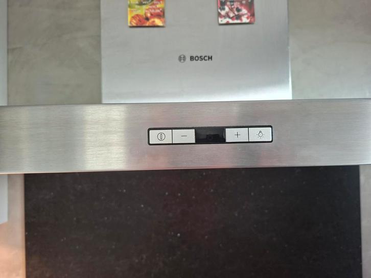 Bosch afzuigkap model DWB09E150, Witgoed en Apparatuur, Afzuigkappen, Gebruikt, Vrijstaand, Wandschouwkap, 600 tot 800 m³ per uur