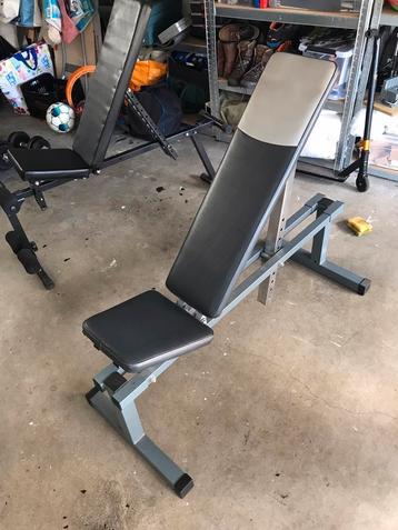 Fitnessbankje voor krachttraining  beschikbaar voor biedingen