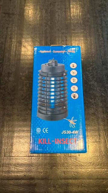 Anti vliegen lamp  beschikbaar voor biedingen