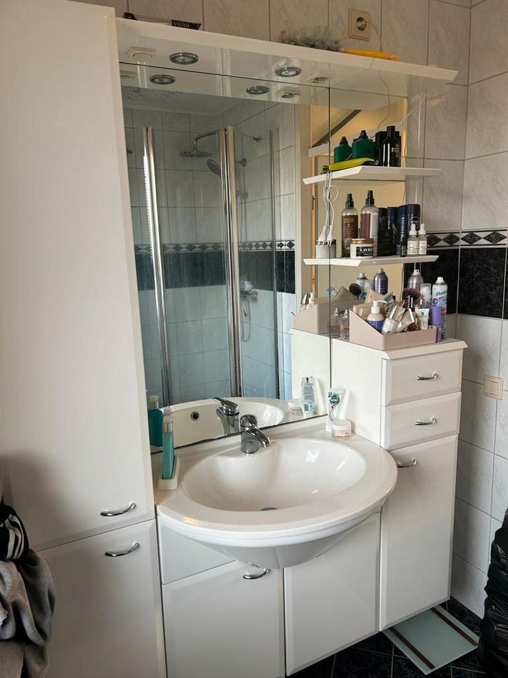 Badmeubel met wastafel en spiegel, Huis en Inrichting, Badkamer | Badkamermeubels, Gebruikt, Wastafelkast, 150 tot 200 cm, 50 tot 100 cm