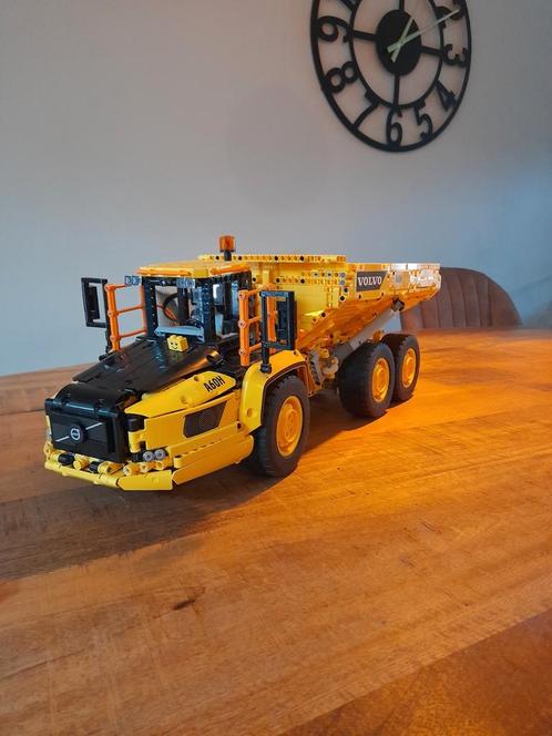 TE KOOP. LEGO Technic 42114 - Volvo A60H 6x6 Dumper, Kinderen en Baby's, Speelgoed | Duplo en Lego, Zo goed als nieuw, Lego, Complete set