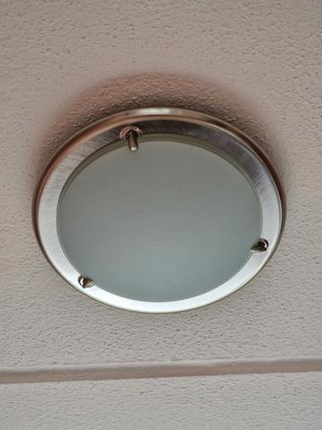3x Plafondlamp met glazen kap beschikbaar voor biedingen