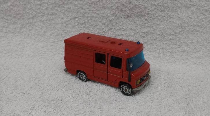 Siku Mercedes Benz L406 D, Hobby en Vrije tijd, Modelauto's | Overige schalen, Gebruikt, Bus of Vrachtwagen, Ophalen