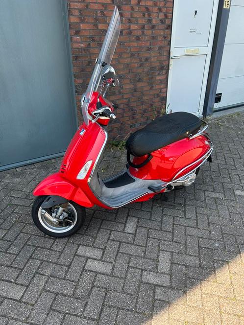 Vespa Primavera brom scooter, Fietsen en Brommers, Scooters | Vespa, Gebruikt, Overige modellen, Maximaal 45 km/u, Benzine, Ophalen