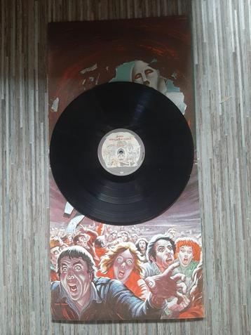 Queen – News Of The World LP 1977   VERZENDEN OF OPHALEN     beschikbaar voor biedingen