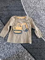 Khaki groen shirt met graafmachine Maat 80 hh, Kinderen en Baby's, Babykleding | Maat 80, Zeeman, Onbekend, Ophalen of Verzenden