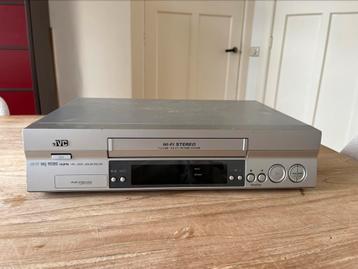 JVC VHS videospeler beschikbaar voor biedingen