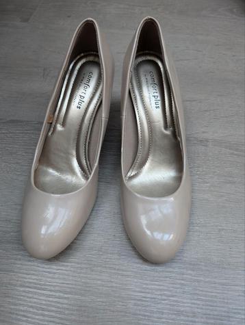 Fancy heels for women beschikbaar voor biedingen
