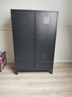 lage, zwarte stalen kledingkast, Ophalen, 100 tot 150 cm, Zo goed als nieuw, Metaal
