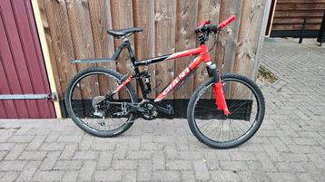 Giant XTC 950 frame M met Rock Shox en draaiverstellers beschikbaar voor biedingen