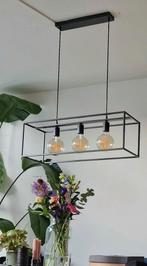 Stijlvolle hanglamp boven eettafel, Ophalen