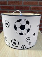 Nette, leuke kinderlamp met voetbalprint. Creme/wit/zwart, Ophalen of Verzenden, Gebruikt, Stof, Voetbal